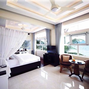 Signature Suite Panoramic Ocean View